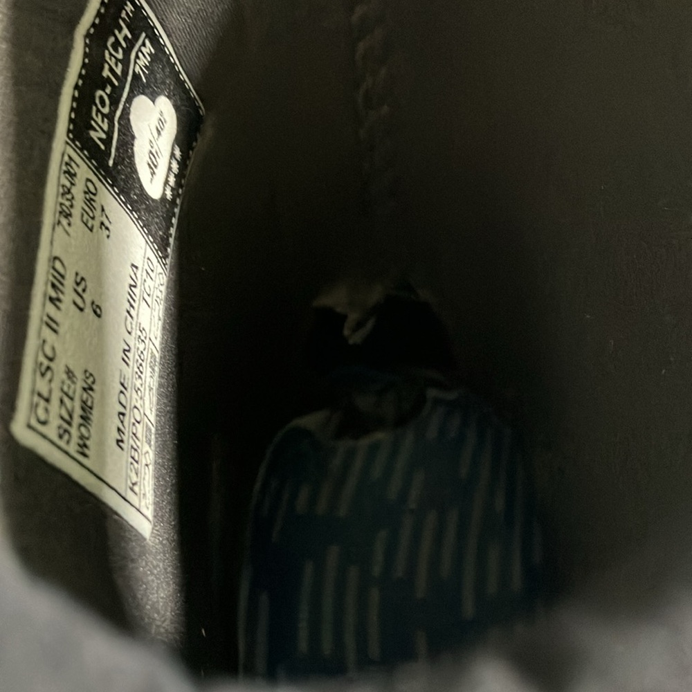 Bogs Classic II Mid Rain Boots - Picture 8 of 11